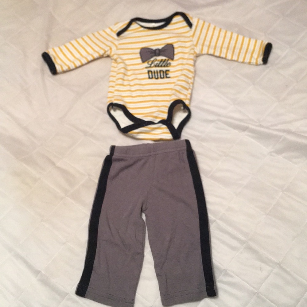Baby gear” gold and white two piece outfit 0-3 mon